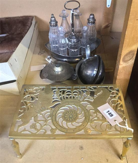 Plated cruet, four spirit burners (a.f), brass trivet etc.